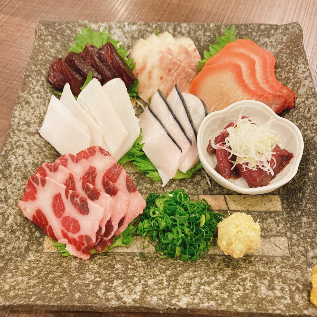 新宿 居酒屋 くじら刺し 和食 日本酒に合う料理