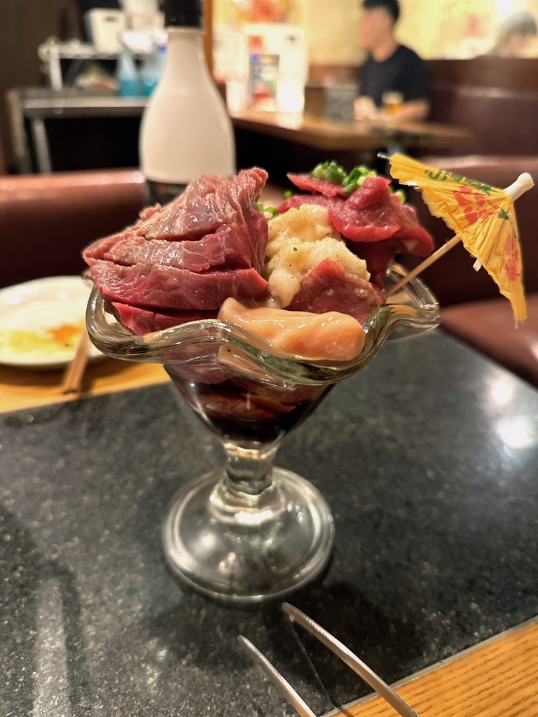 五反田の焼肉店・はらみ堂の映える名物“ハラミパフェ”