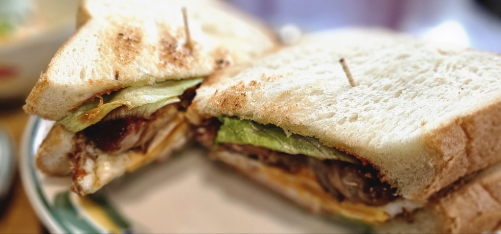 伯爵邸のアメリカンクラブハウスサンド