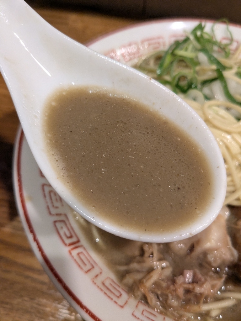 伊吹産いりこを使った煮干丸の濃厚煮干しスープ