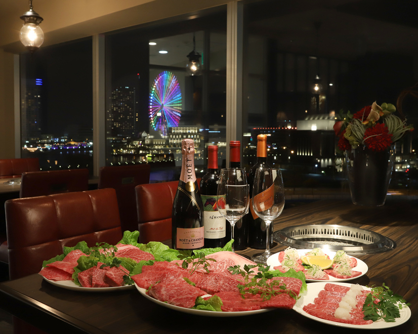 桜木町 焼肉DOURAKU 店内 夜景が見える席