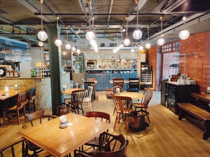 ラココリコ 店内 落ち着いた雰囲気 赤レンガ倉庫